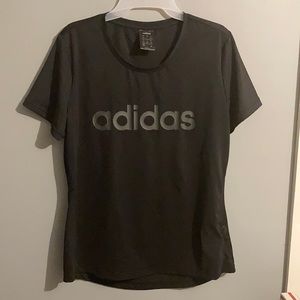 Adidas T-Shirt
